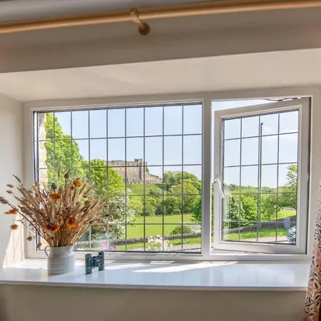 2 Bed In Oc-g0059 *