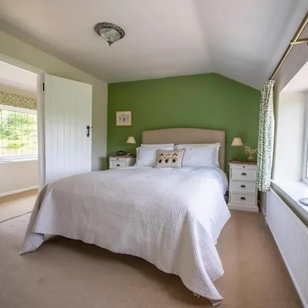 2 Bed In Oc-g0059